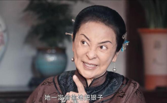 一人毁掉整部剧！垮脸皮干瘪嘴她成央视《灼灼韶华》唯一败笔(图12)