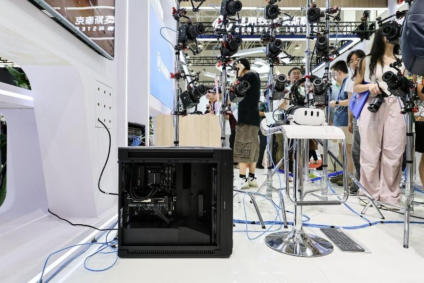 华硕TRX50主板首秀 多款ProArt、WS主板赋能BIRTV2025(图12)