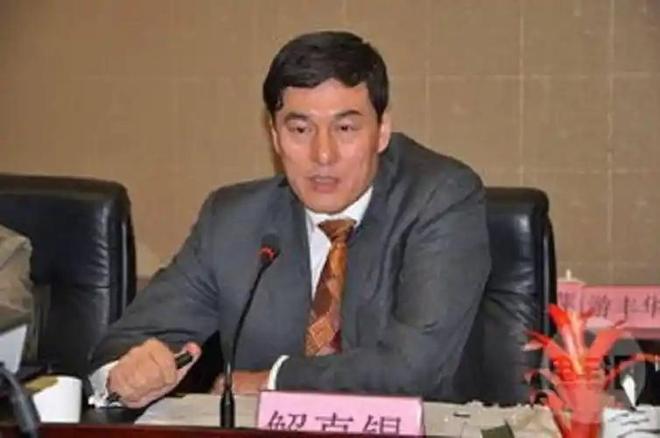 放弃争夺数亿遗产带着女儿远走美国如今才知道她有多明智(图14)