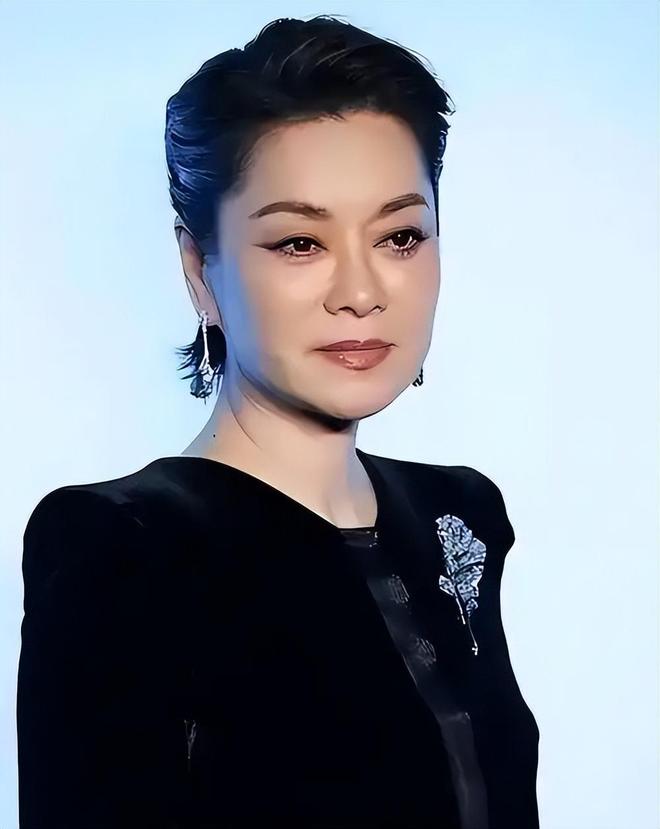 放弃争夺数亿遗产带着女儿远走美国如今才知道她有多明智(图12)