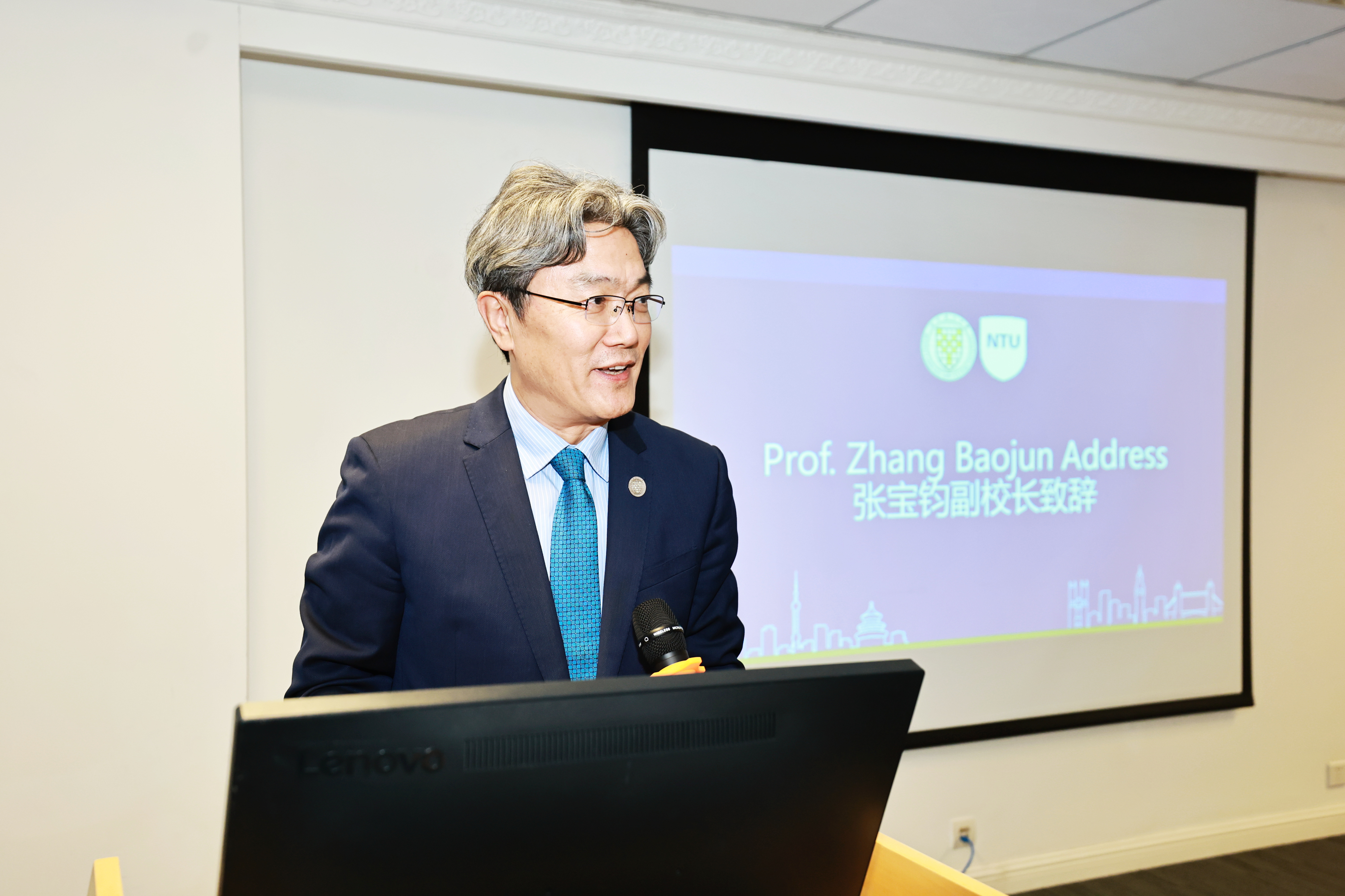 我校“文化遗产发展”项目管理委员会会议暨项目2023级学生毕业典礼举行(图3)